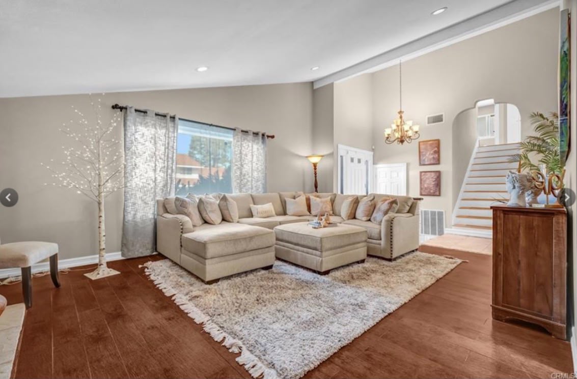 Vaulted-ceiling living room with sectional